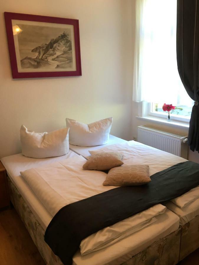 Hopfengrund Hotel Arnstadt Buitenkant foto